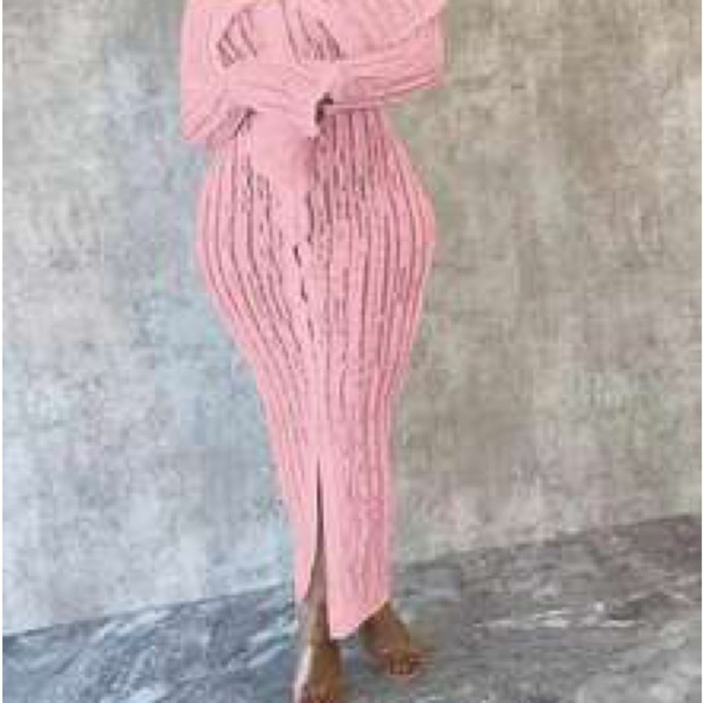Elegant Pink Knit Dress